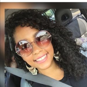 Meet your Posher, Mariela